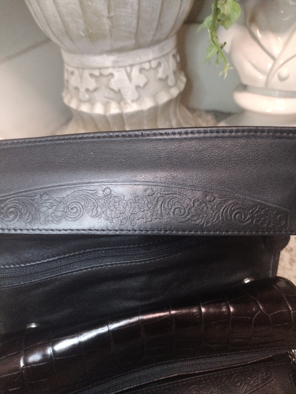 Brighton Black Leather Roll Travel Jewelry Case With Silver/Gold Heart Snap - Picture 6 of 10